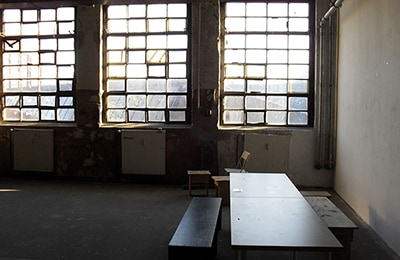 Halle mit Glasbausteinen