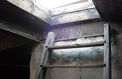 Leiter zur Dachlucke